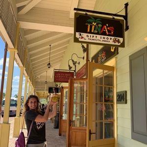 Meet your Posher, Tina